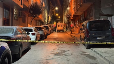 İstanbul'da bir evde silahlı kavga: 3 ağır yaralı