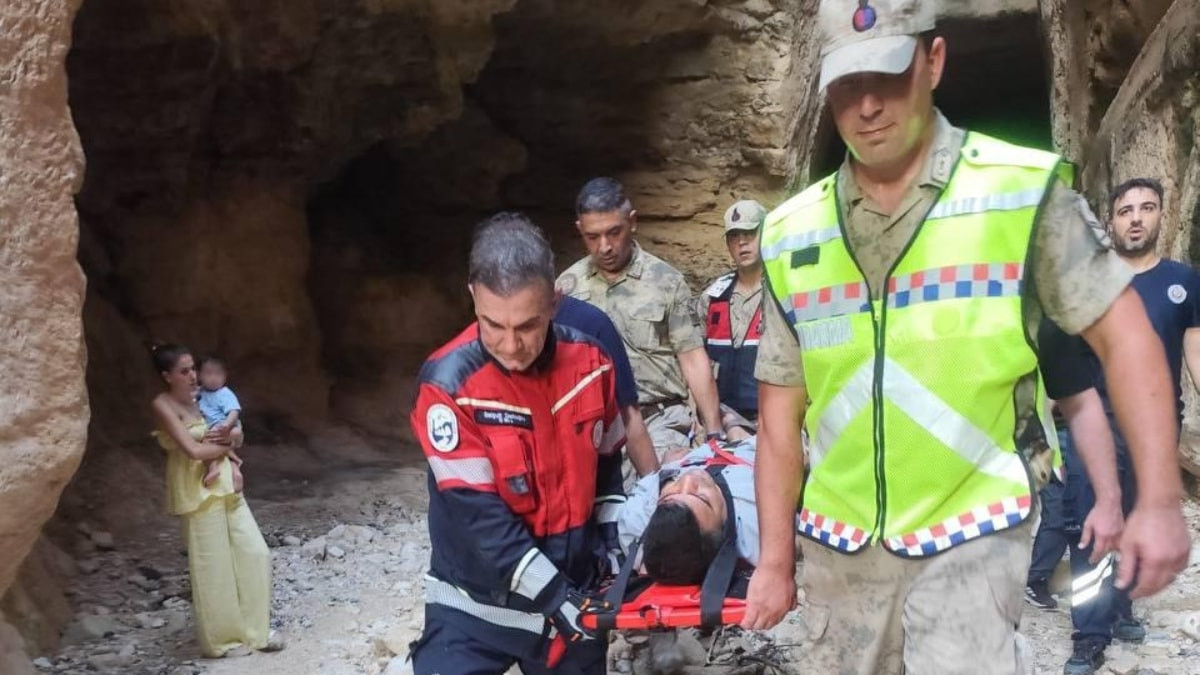 Hatay'da tşa takıldı, tarihi tünele düştü