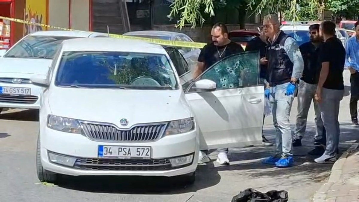 İstanbul'da otomobile silahlı saldırı: 1 ölü