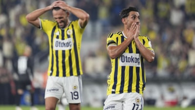 Fenerbahçe evindeki derbileri kazanamıyor: Kadıköy kalesi düştü...