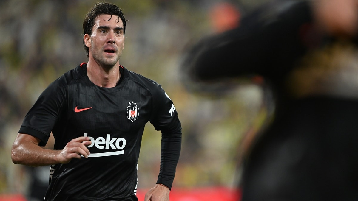 Beşiktaş’tan TFF’ye Vlahovic tepkisi: Adalet ve eşitlik ilkelerinden uzak yönetiliyor