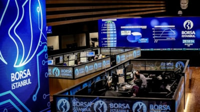 Borsa güne düşüşle başladı