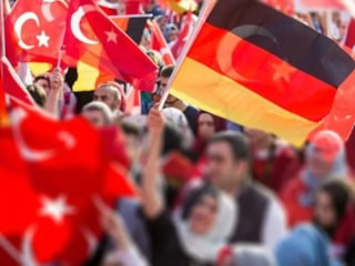 Alman basını: AfD'nin zaferi sonrası Türk esnaf Almanya'yı terk etmeyi düşünüyor