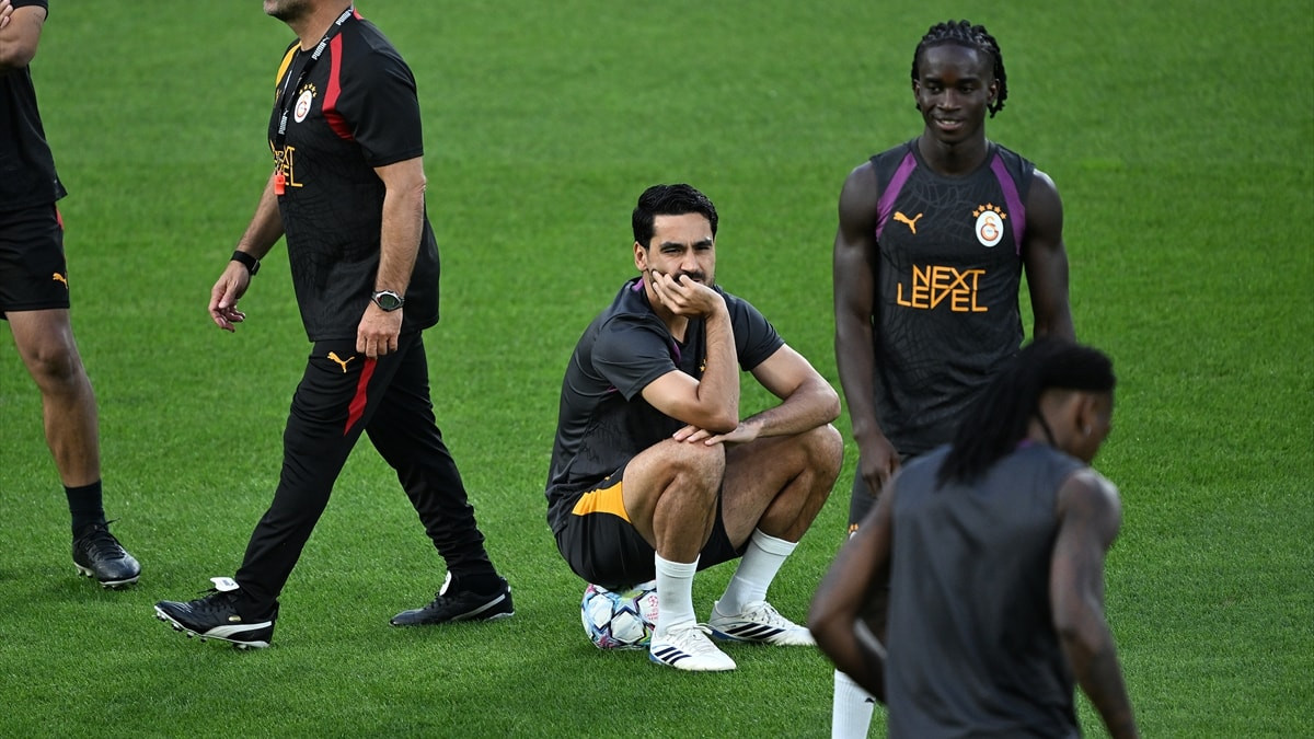 Galatasaray'ın son antrenmanında İlkay Gündoğan'ın görüntüsü dikkat çekti
