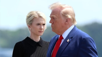 Trump'tan dört çalışanına 155 bin dolar hediye: Mektuplarıyla gündeme gelen asistanı da aralarında