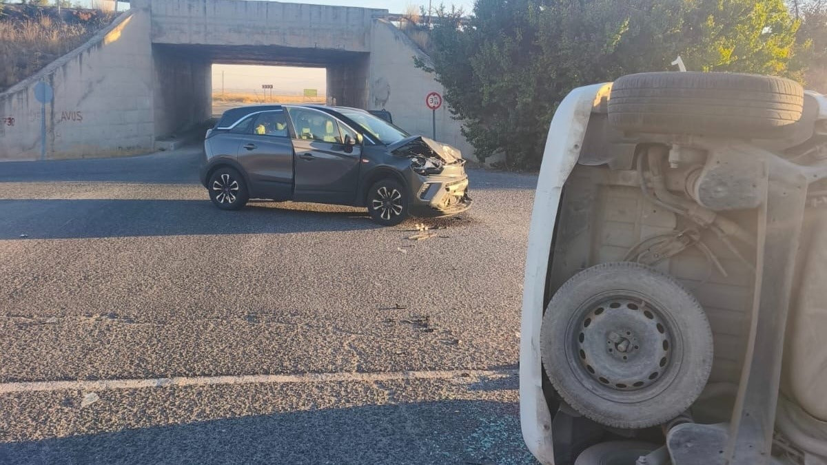 Eskişehir'de seyir halindeki araçlar çarpıştı