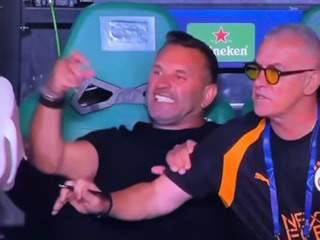 Okan Buruk sinir krizi geçirdi, kulübeyi tekmeledi!