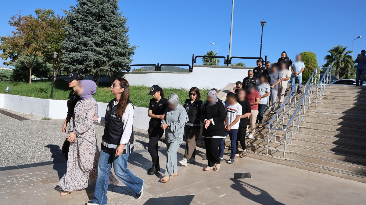 Muğla'da yurt dışına kaçmaya çalışan FETÖ üyeleri adliyeye sevk edildi