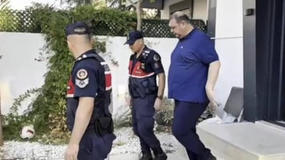Menderes Belediyesi soruşturması: Avukat gözaltına alındı