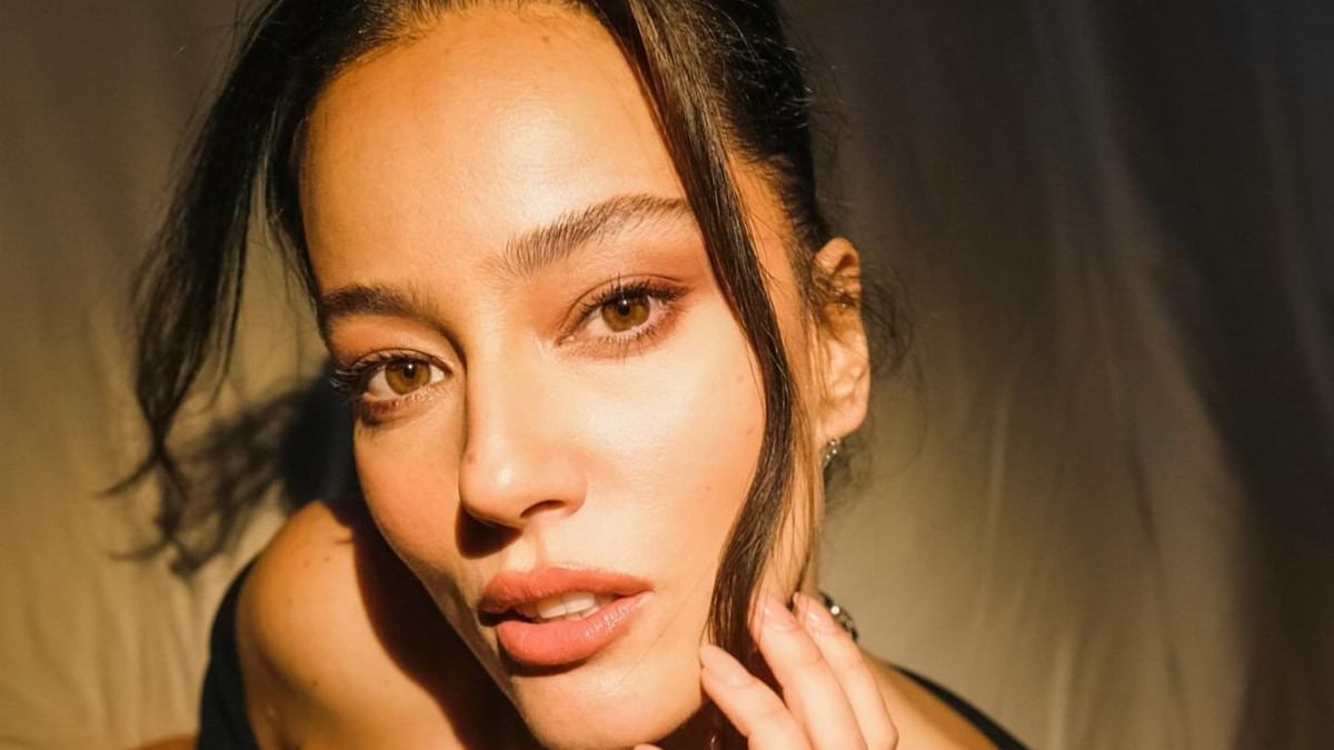 Pelin Akil gözyaşlarına hakim olamadı: "Anneannem içimde yara oldu"