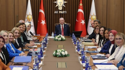 Cumhurbaşkanı Erdoğan, AK Parti'nin kadın belediye başkanlarını kabul etti
