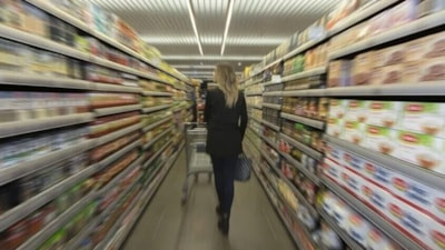 Ticaret satış hacmi temmuzda yıllık bazda azaldı