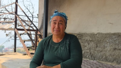 Adana'da yangında evlerini kaybeden çiftin gözyaşları