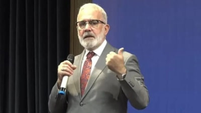 Bahadır Yenişehirlioğlu'ndan muhabire iltifat: Siz güzel bir hanımsınız