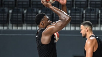 Beşiktaş'ta Mady Sissoko'nun sözleşmesi donduruldu