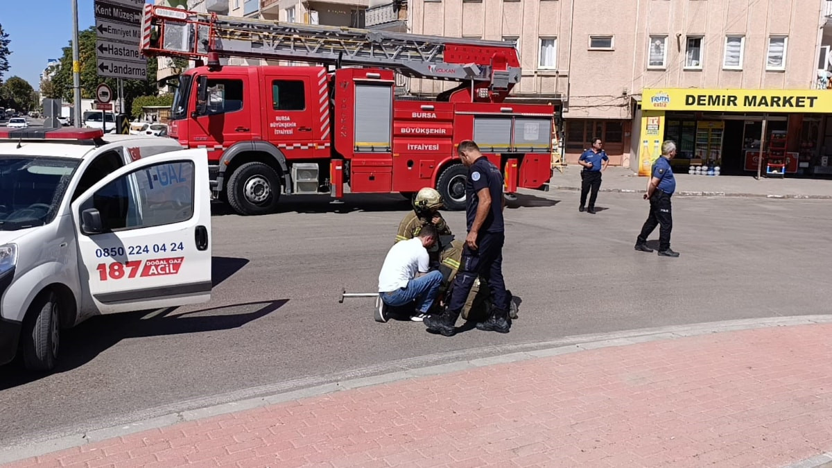 Bursa'da doğalgaz alarmı: 6 katlı bina tahliye edildi