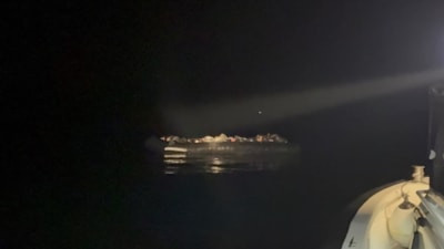 İzmir'de yasa dışı geçişe Sahil Güvenlik engeli: 55 düzensiz göçmen yakalandı