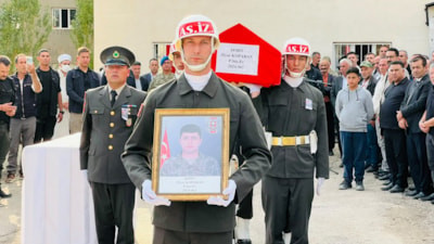 Iğdır'da şehit olan asker memleketi Hakkari'de defnedildi