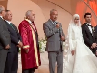Bülent Arınç’tan Davutoğlu'nun düğününde Melih Gökçek’e tepki