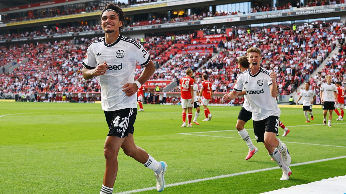 Frankfurt, Can Uzun’un dublesiyle deplasmanda galip geldi