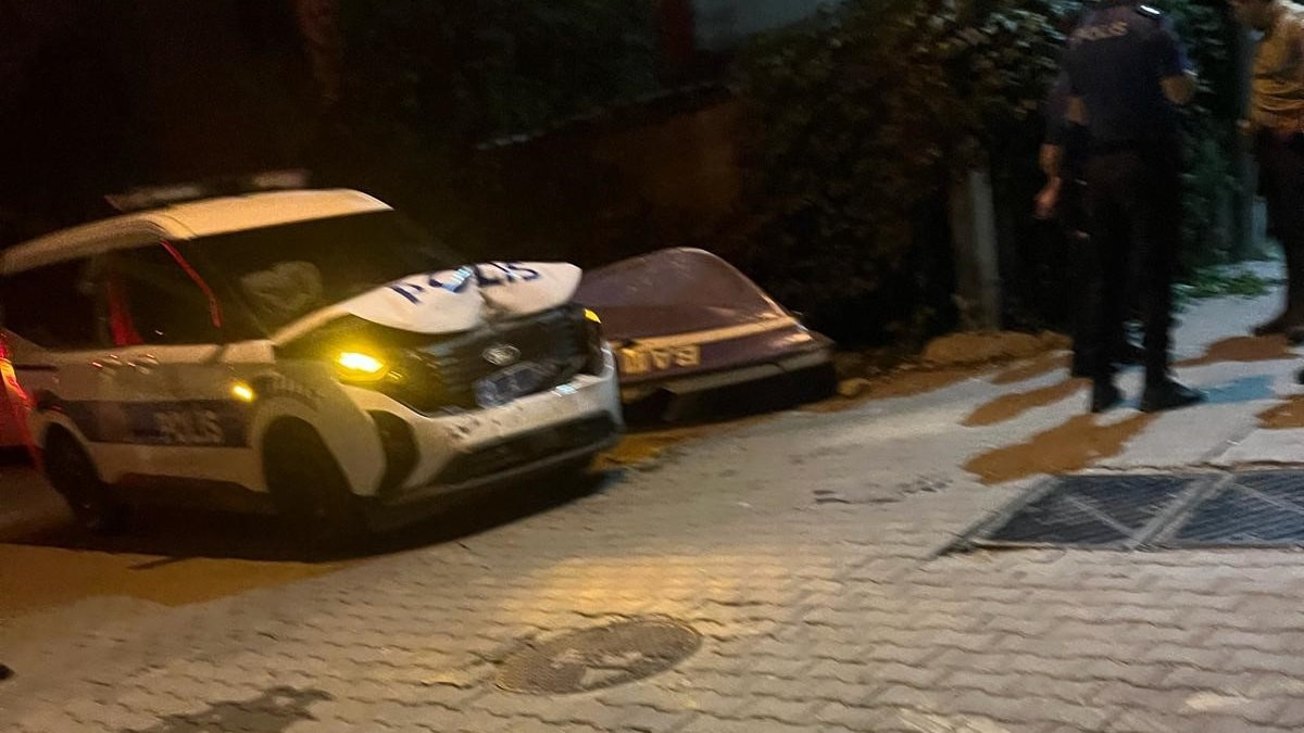 Kocaeli'nde sürücü 'dur' ihtarına uymadı, kovalamaca kazayla bitti