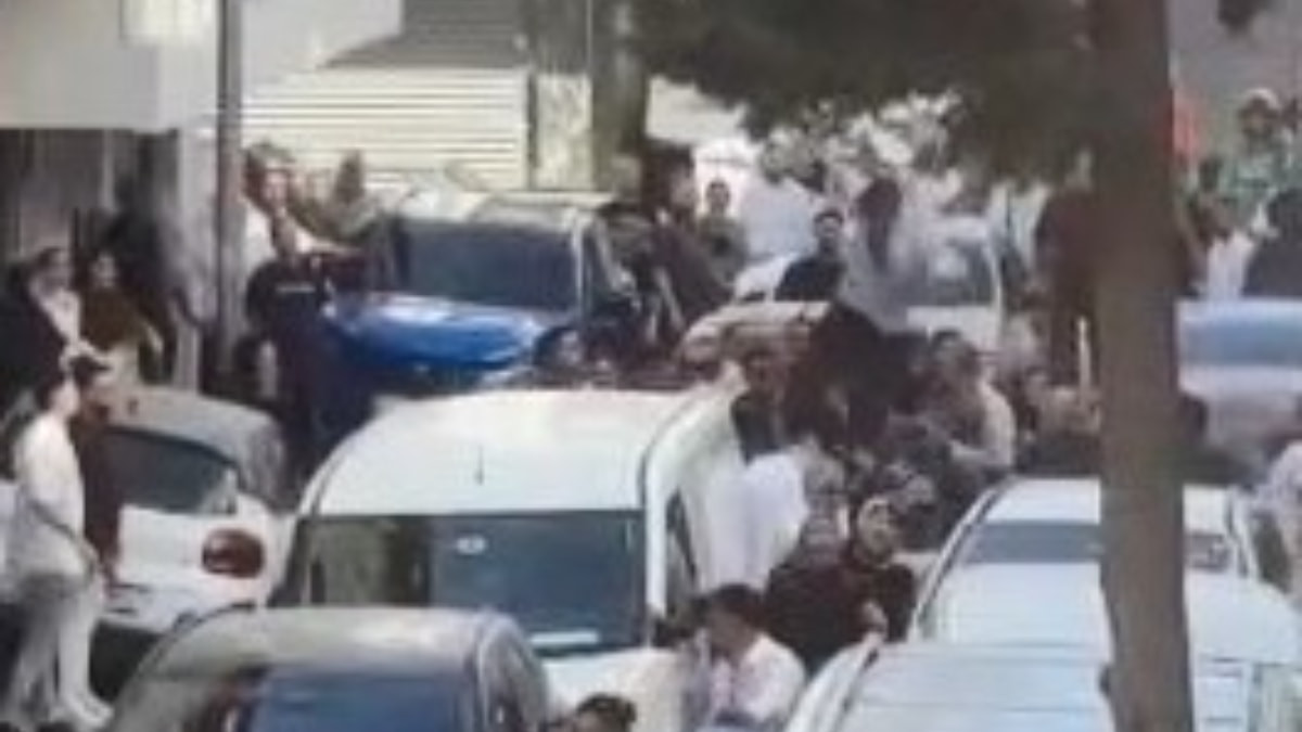 İstanbul'da düğün öncesi gelin almada kavga; polis biber gazıyla müdahale etti