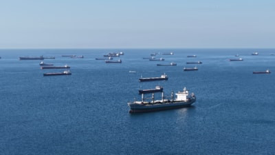 Karadeniz'e geçemeyen gemiler İstanbul açıklarında yoğunluk oluşturdu