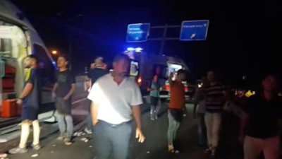Şanlıurfa'da damperi açık kamyon kazaya neden oldu: 7 kişi yaralandı