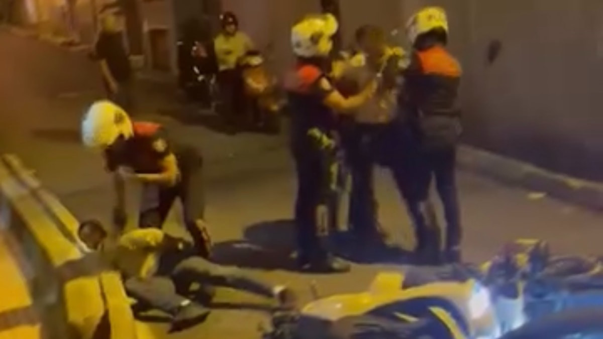İstanbul'da polisin 'dur' ihtarına uymayan şüpheliler yakalandı: 4 gözaltı