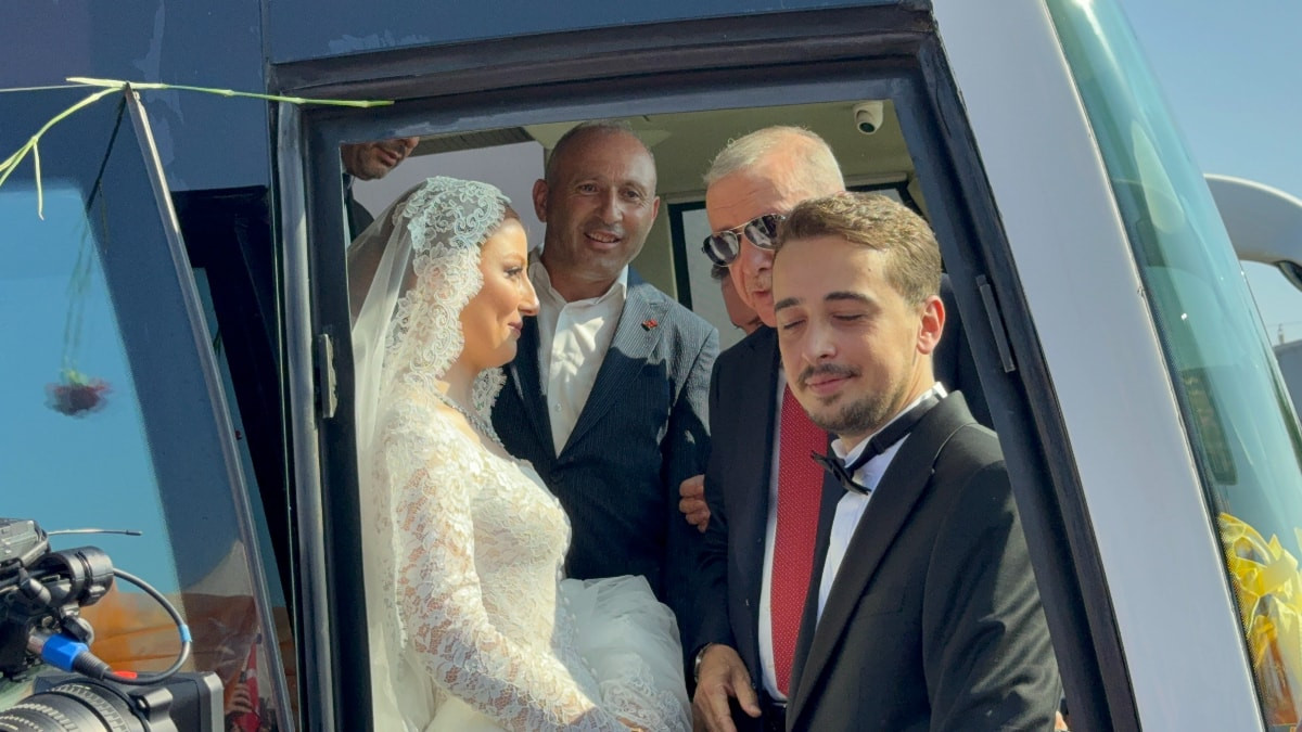 Samsun'da, düğün salonu yerine Cumhurbaşkanı Erdoğan'ı karşılamaya gittiler