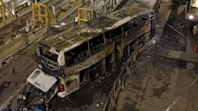 Kuzey Marmara Otoyolu'nda iki kişinin can verdiği yolcu otobüsü tamamen yandı