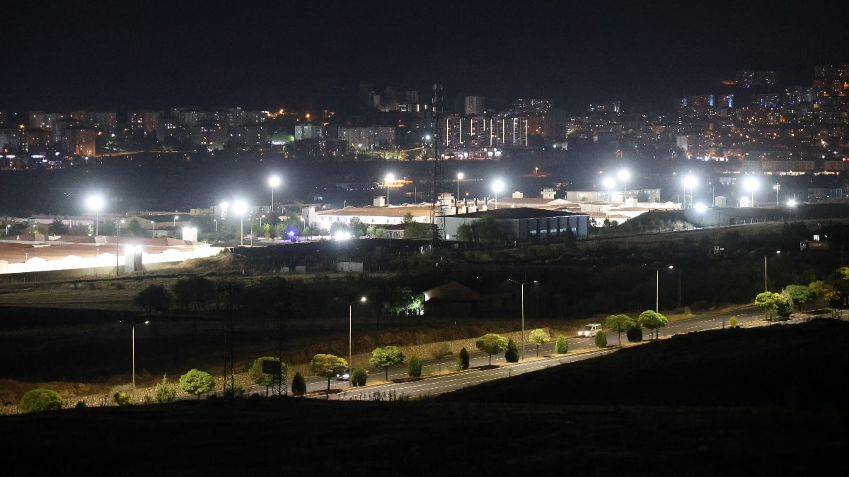 Elazığ'daki cezaevi yangınında dumandan etkilenen mahkumlar tedavi edildi
