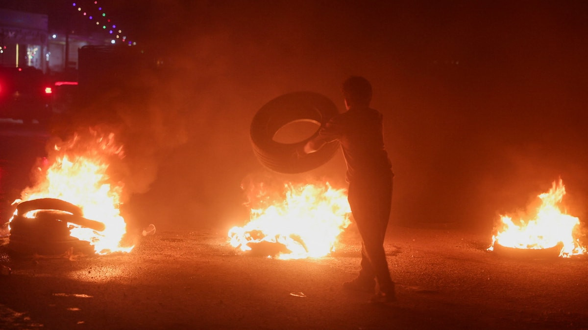 Suriye’de akaryakıt zamları 4 kentte protesto edildi