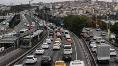 Okullar açıldı: İstanbul'da trafik durma noktasına geldi