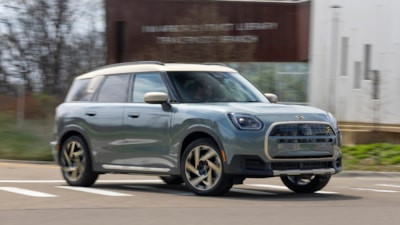 Tam elektrikli MINI Countryman yeni donanım paketiyle Türkiye'de satışta