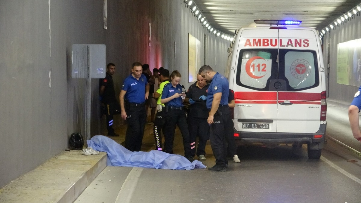 Antalya'da 18 yaşındaki motosikletli geçirdiği kazada yaşamını yitirdi
