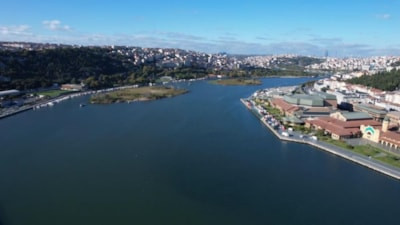 Eyüpsultan sahilinde ağır koku şikayeti: Haliç’in suyu havadan görüntülendi