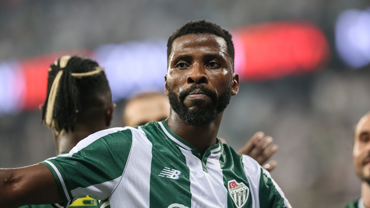 Kelechi Iheanacho, Bursaspor'u taşıyor