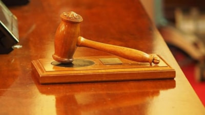 Adana'da annesini sopayla öldürdüğü öne sürülen sanığa müebbet hapis