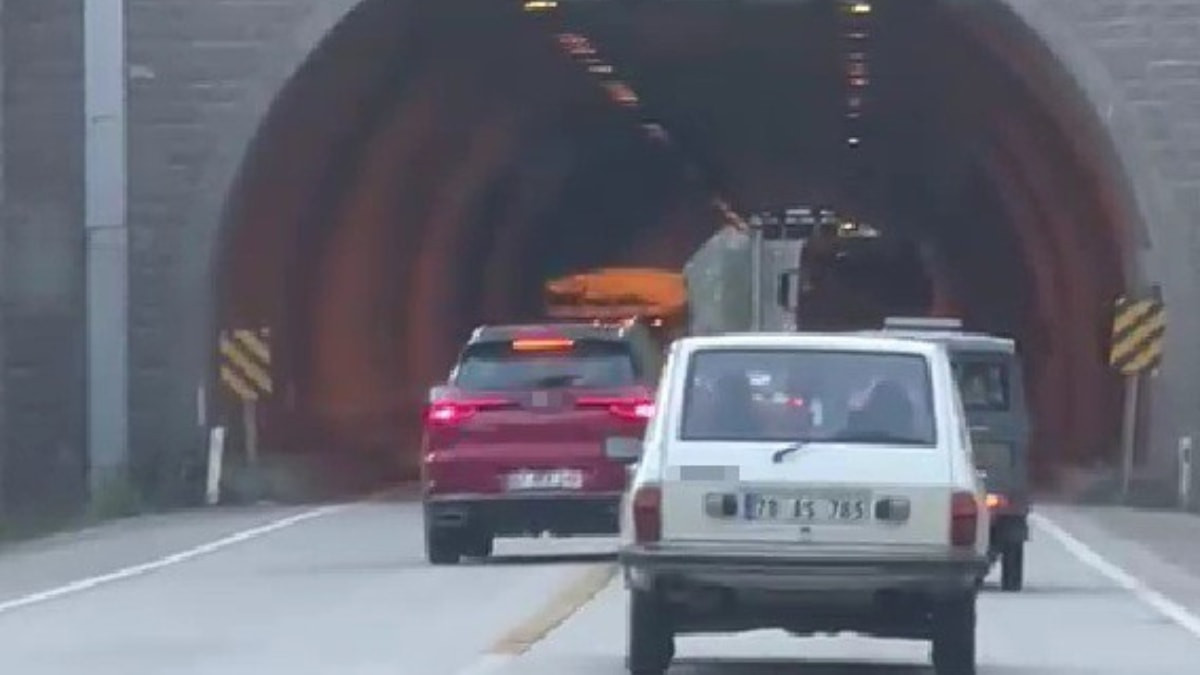 Karabük'te sürücülerden biri tersten gitti, diğeri hatalı sollama yaptı