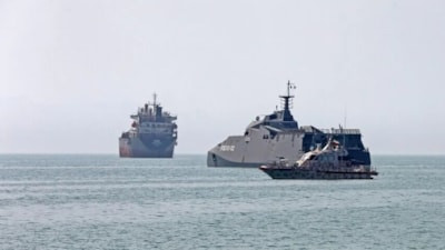İran, Hürmüz'de ihlal yapan 77 gemiyi yaptırım listesine ekledi