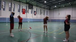 İtalya'da tarih yazan badmintoncular, gözünü 2028 Olimpiyat Oyunları'na dikti