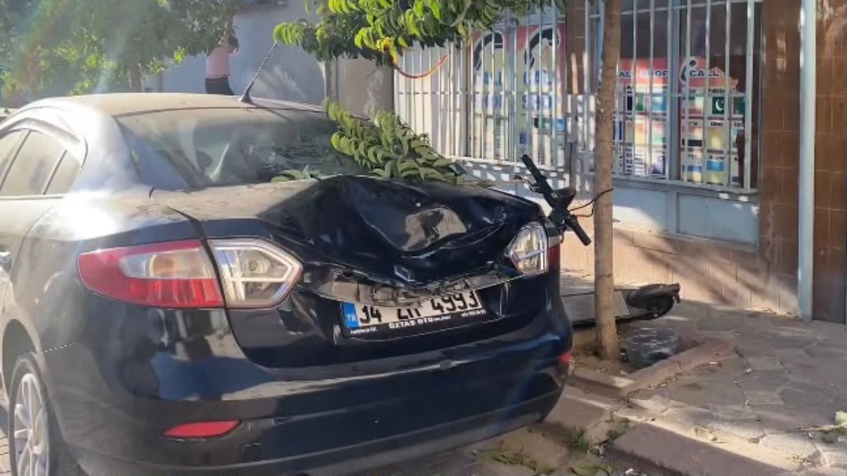 İstanbul'da bir kişi 4’üncü kattan otomobilin üzerine düştü