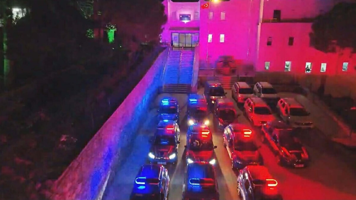 Sokaklar Güvende operasyonlarında bin 613 şüpheli gözaltında