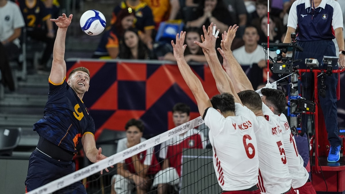 A Milli Erkek Voleybol Takımı, Romanya'ya yenildi