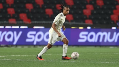Nathan Ake: Topa sahipken daha hızlı oynamalıyız!