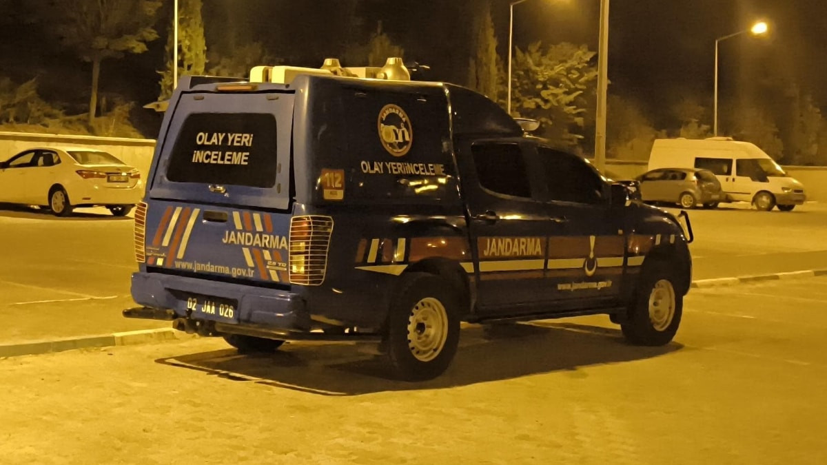 Adıyaman'da fıstık bahçesinde vurulan çocuk ağır yaralandı