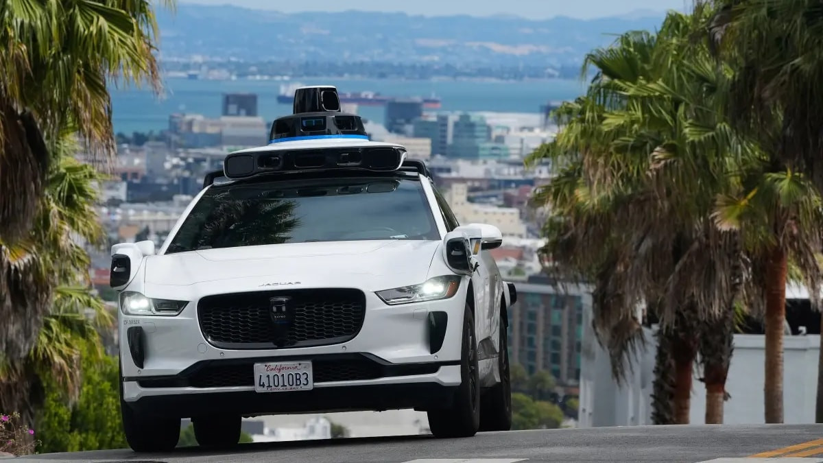 Google'ın sürücüsüz taksi hizmeti Waymo, silah taşıyan yolcuları polise ihbar etti