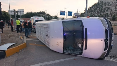 Burdur'da minibüsler çarpıştı: 10 tarım işçisi yaralandı