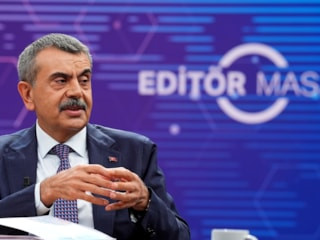 Yusuf Tekin, öğretmenlere önlük düzenlemesi hakkında konuştu